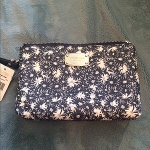 ******SOLD******** NWT Michael Kors wristlet